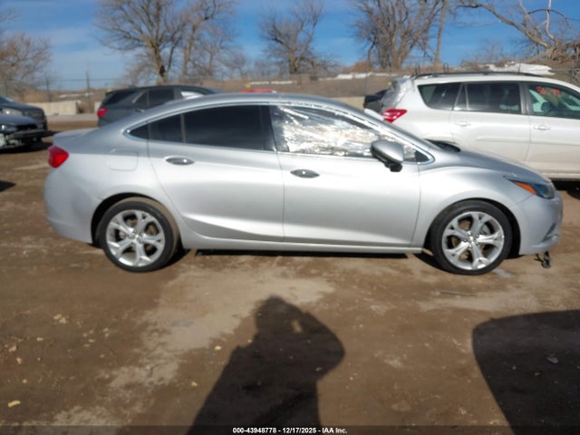 43948778 :رقم المزاد ، 1G1BF5SMXH7137365 vin ، 2017 Chevrolet Cruze Premier Auto مزاد بيع