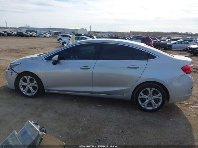 43948778 :رقم المزاد ، 1G1BF5SMXH7137365 vin ، 2017 Chevrolet Cruze Premier Auto مزاد بيع