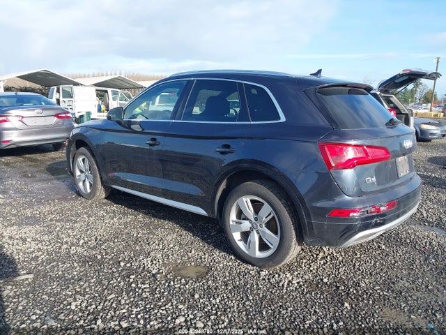 2019 AUDI Q5 WA1ANAFY3K2037652 Photo 2