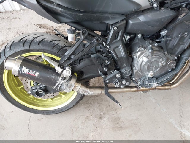 JYARM27E0JA002587 Yamaha MT07