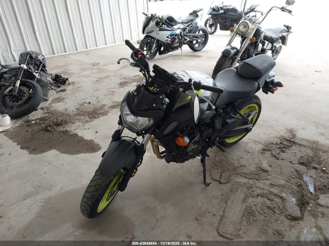 JYARM27E0JA002587 Yamaha MT07