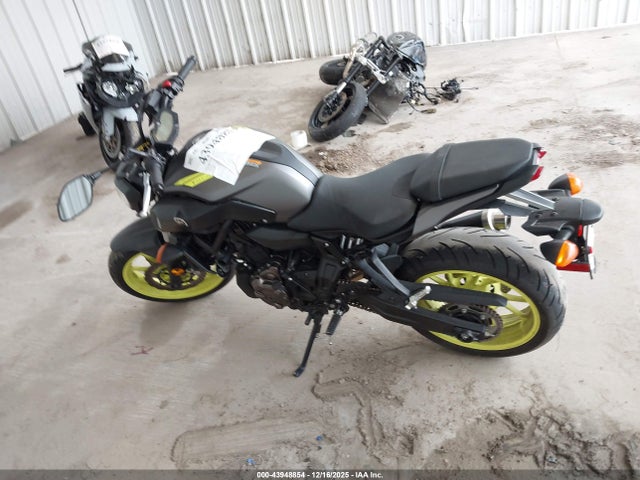 JYARM27E0JA002587 Yamaha MT07