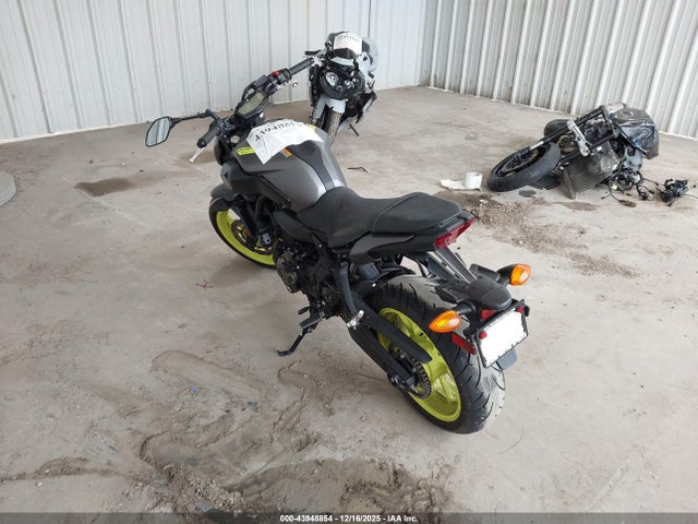 JYARM27E0JA002587 Yamaha MT07