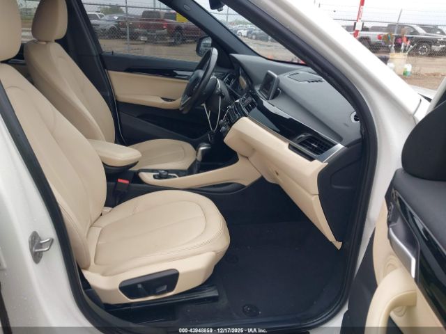 2017 BMW X1 WBXHU7C31H5H35225 Photo 4