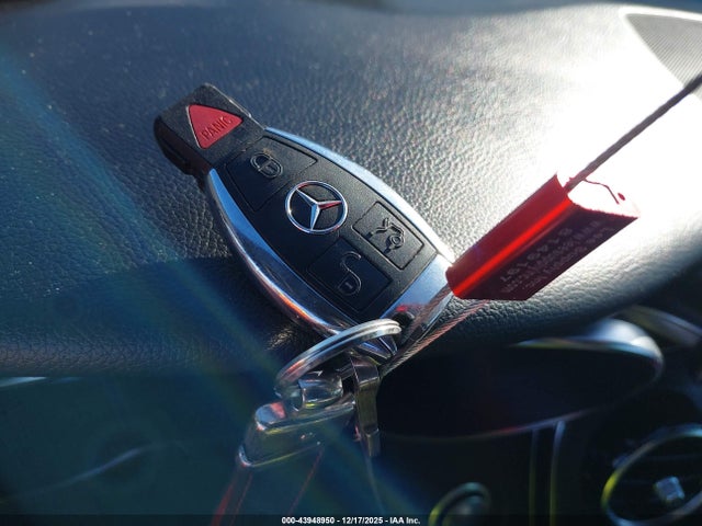 2019 Mercedes-benz Glc 300 4matic მანქანა იყიდება აუქციონზე, vin: WDC0G4KB8KF662095, აუქციონის ნომერი: 43948950