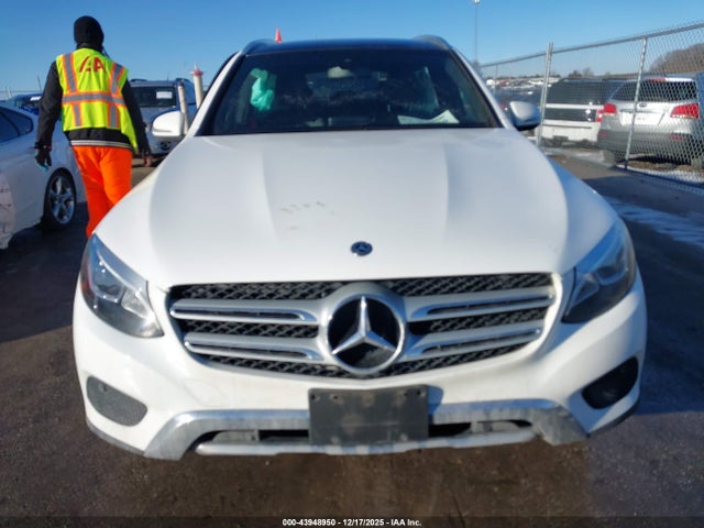 2019 Mercedes-benz Glc 300 4matic მანქანა იყიდება აუქციონზე, vin: WDC0G4KB8KF662095, აუქციონის ნომერი: 43948950