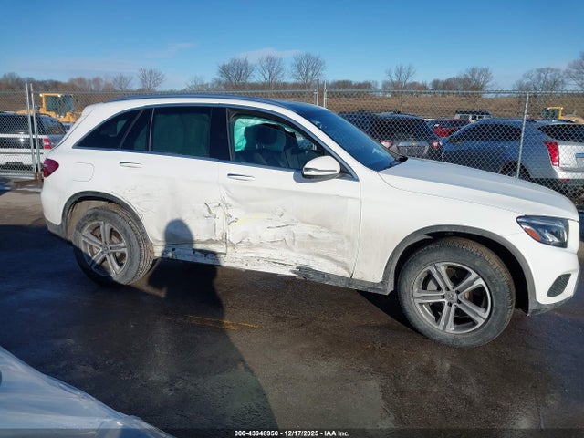 2019 Mercedes-benz Glc 300 4matic მანქანა იყიდება აუქციონზე, vin: WDC0G4KB8KF662095, აუქციონის ნომერი: 43948950