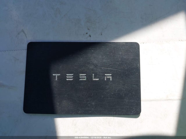 2021 TESLA MODEL Y 5YJYGAED8MF142717 Photo 10