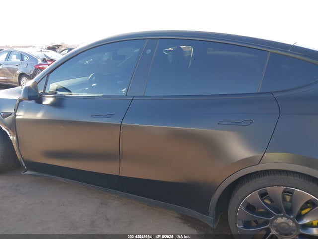 5YJYGAED8MF142717 Tesla Model Y Performance Dual Motor All-wheel Drive/standard Range Rear-wheel Drive