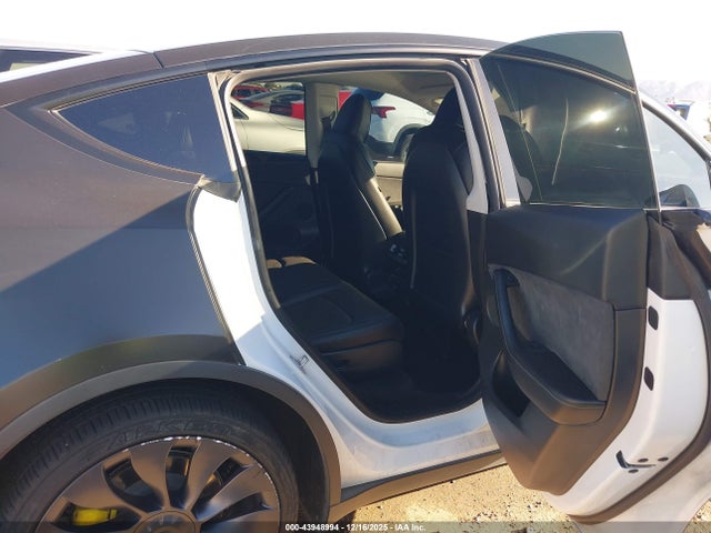 2021 TESLA MODEL Y 5YJYGAED8MF142717 Photo 7