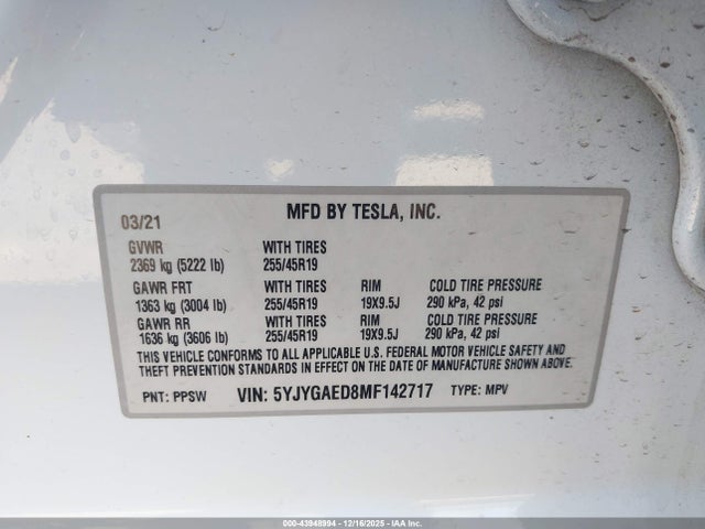 2021 TESLA MODEL Y 5YJYGAED8MF142717 Photo 8