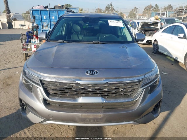 43949025 :رقم المزاد ، KNDERCAA0M7126876 vin ، 2021 Kia Seltos Ex مزاد بيع
