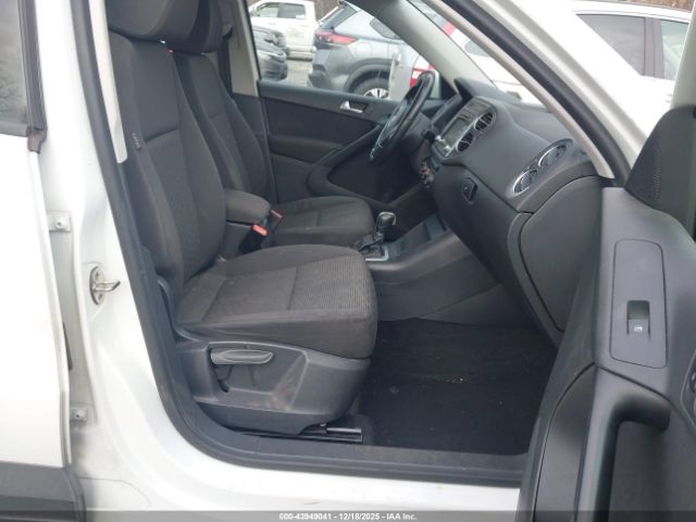 2015 VOLKSWAGEN TIGUAN WVGBV7AX9FW509469 Photo 4