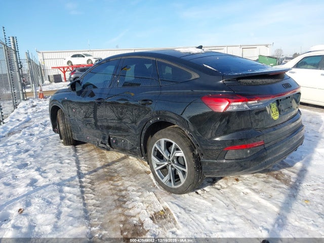 2023 AUDI Q4 SPORTBACK E-TRON WA132BFZ6PP037736 Photo 2