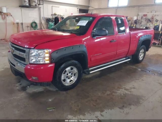 2011 CHEVROLET SILVERADO 1500 1GCRKSE36BZ135675 Photo 1