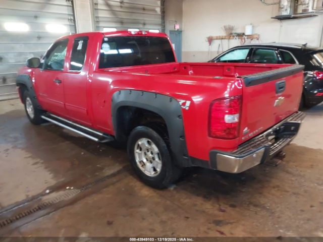 2011 CHEVROLET SILVERADO 1500 1GCRKSE36BZ135675 Photo 2