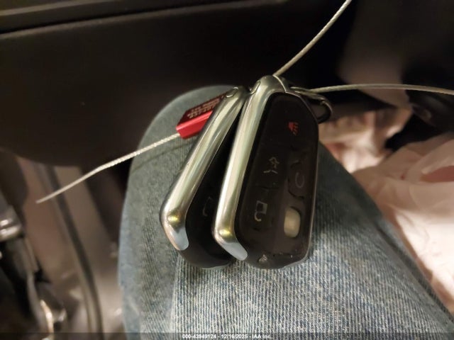 2017 CADILLAC XT5 1GYKNDRS5HZ112302 Photo 10