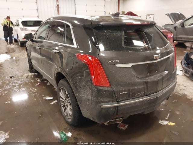 2017 CADILLAC XT5 1GYKNDRS5HZ112302 Photo 2