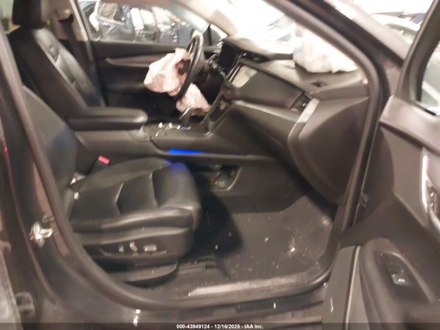 2017 CADILLAC XT5 1GYKNDRS5HZ112302 Photo 4