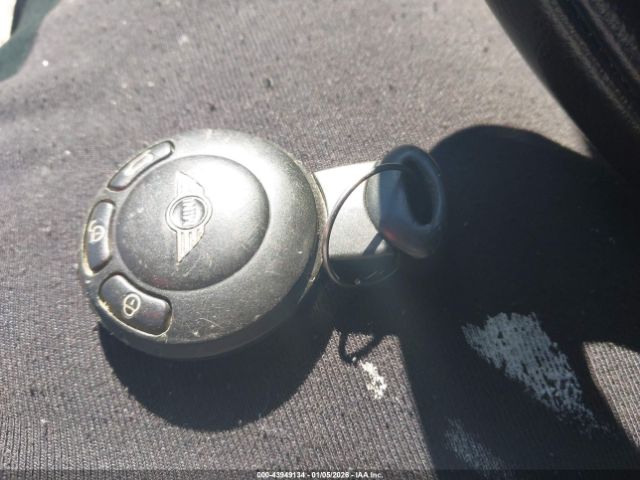 2010 MINI COOPER S CLUBMAN WMWMM3C5XATP94470 Photo 10