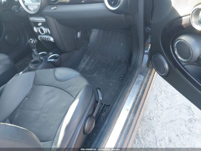 2010 MINI COOPER S CLUBMAN WMWMM3C5XATP94470 Photo 4