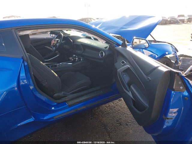 2017 CHEVROLET CAMARO 1G1FB1RS5H0160586 Photo 4