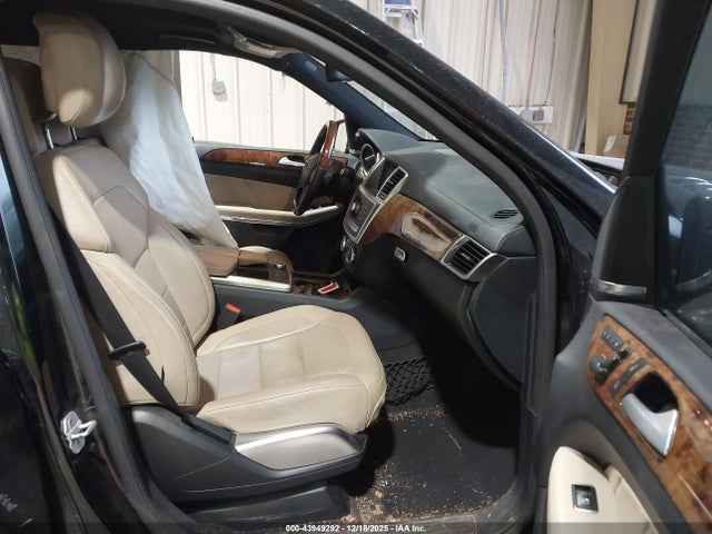 2015 MERCEDES-BENZ GL 550 4JGDF7DE6FA456548 Photo 4