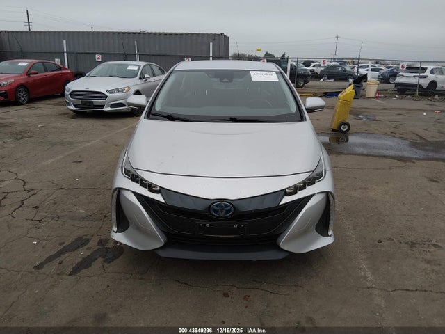 Toyota Prius Prime Premium 2017 JTDKARFP3H3041280 Image 28