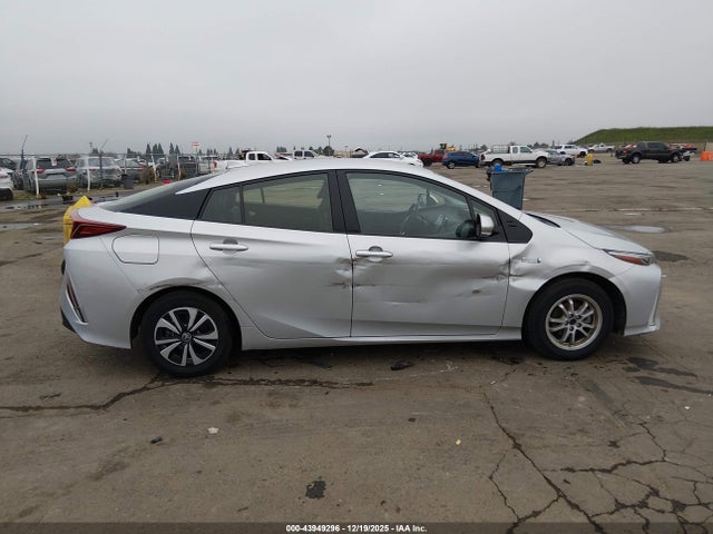 Toyota Prius Prime Premium 2017 JTDKARFP3H3041280 Image 29