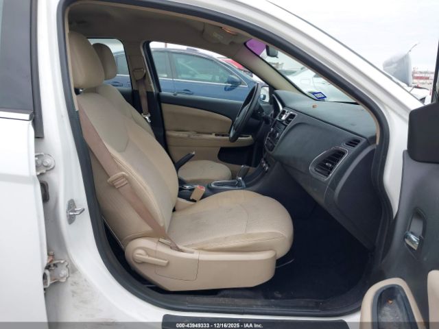 2014 CHRYSLER 200 1C3CCBAB8EN195117 Photo 4