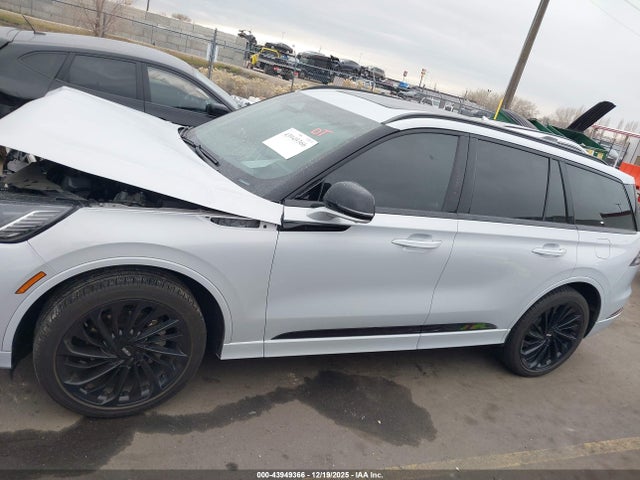 Lincoln Aviator Reserve 2025 5LM5J7XC2SGL17504 Image 13