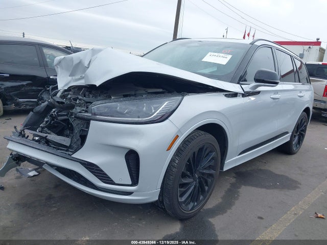 Lincoln Aviator Reserve 2025 5LM5J7XC2SGL17504 Image 2