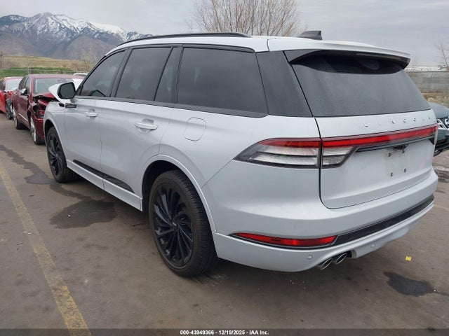 Lincoln Aviator Reserve 2025 5LM5J7XC2SGL17504 Image 3