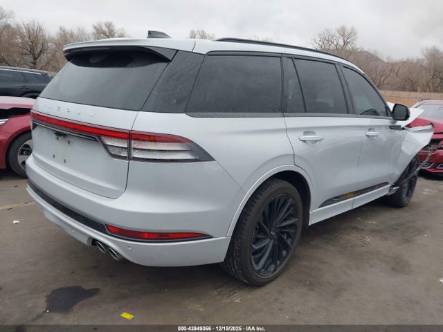 Lincoln Aviator Reserve 2025 5LM5J7XC2SGL17504 Image 4