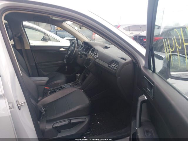 2018 VOLKSWAGEN TIGUAN 3VV3B7AX7JM082076 Photo 4
