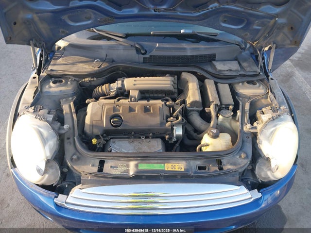 2008 MINI COOPER WMWMF33518TT63620 Photo 9