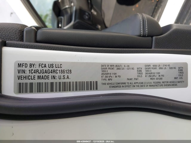 Продажа на аукционе авто 2024 Jeep Grand Cherokee Altitude 4x2, vin: 1C4RJGAG4RC186128, номер лота: 43949437