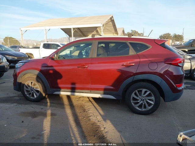 KM8J3CA42HU422625 Hyundai TUCSON SE