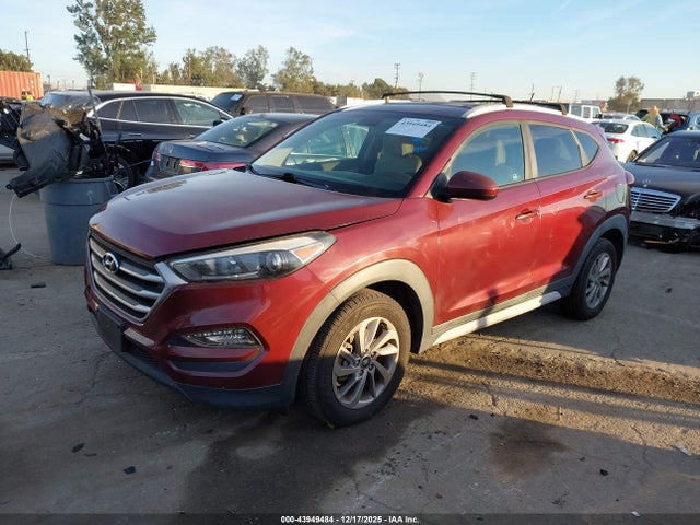 KM8J3CA42HU422625 Hyundai TUCSON SE