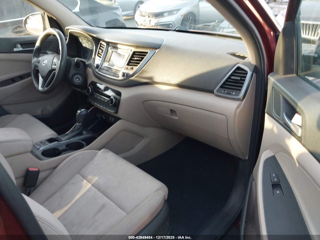 KM8J3CA42HU422625 Hyundai TUCSON SE