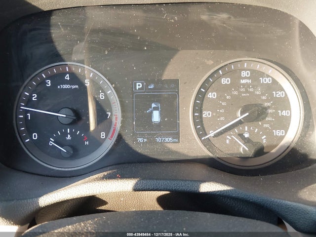 KM8J3CA42HU422625 Hyundai TUCSON SE