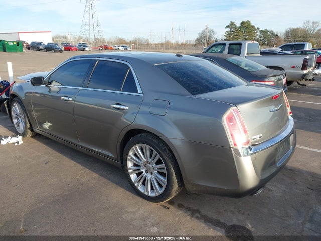 2011 CHRYSLER 300C 2C3CA6CT8BH522039 Photo 2