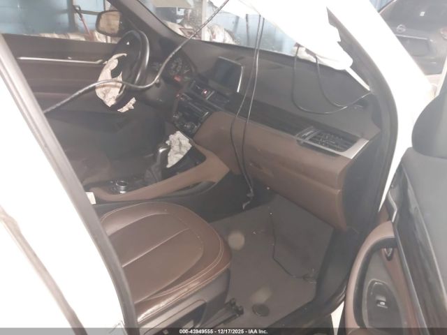 2017 BMW X1 WBXHT3Z32H4A52362 Photo 4