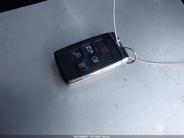 2018 JAGUAR E-PACE SADFJ2FX8J1Z29814 Photo 10