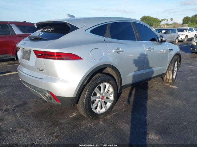 2018 JAGUAR E-PACE SADFJ2FX8J1Z29814 Photo 3