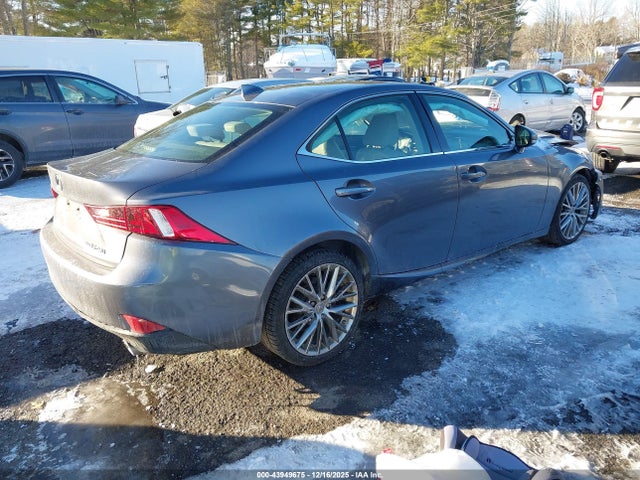 Lexus IS 250 2015 JTHCF1D27F5026361 Image 4
