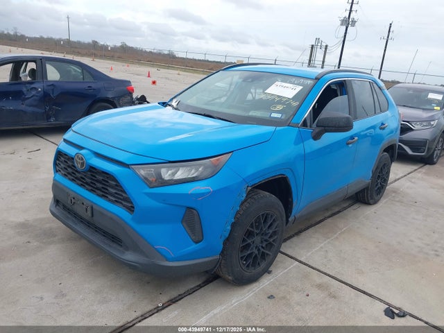 Toyota RAV4 LE 2020 2T3H1RFVXLW071181 Image 2