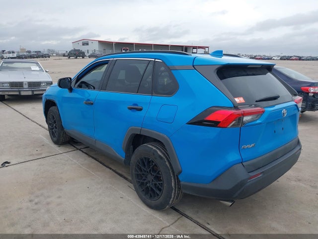 Toyota RAV4 LE 2020 2T3H1RFVXLW071181 Image 3