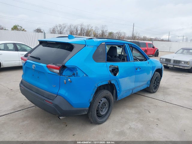 Toyota RAV4 LE 2020 2T3H1RFVXLW071181 Image 4