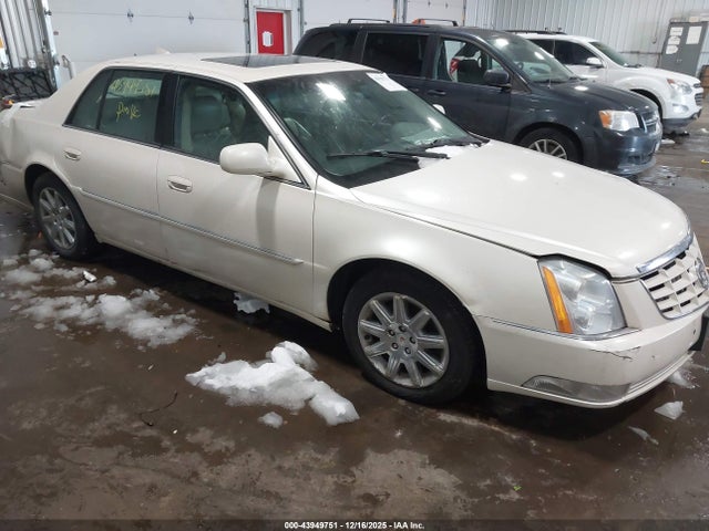 2011 CADILLAC DTS 1G6KH5E67BU104396
